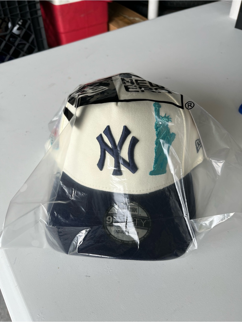 New Era New York Yankees Cream & Navy Cap with Teal Statue Accent